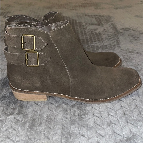 Very Volatile Square Toe Suede Booties. Zipper Sides w Double Strap Buckles. 8.5 - Picture 1 of 10